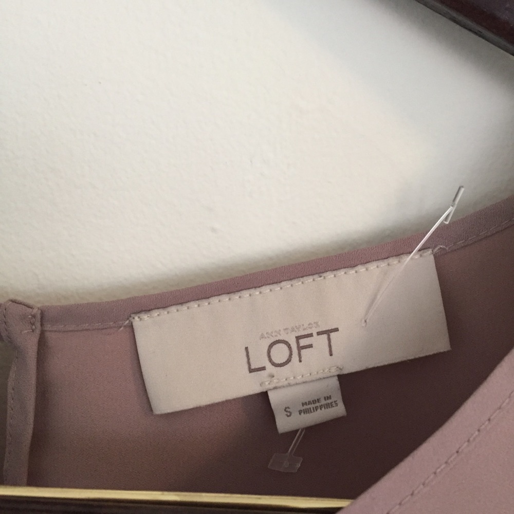 ✨ LOFT Top - Picture 2 of 3